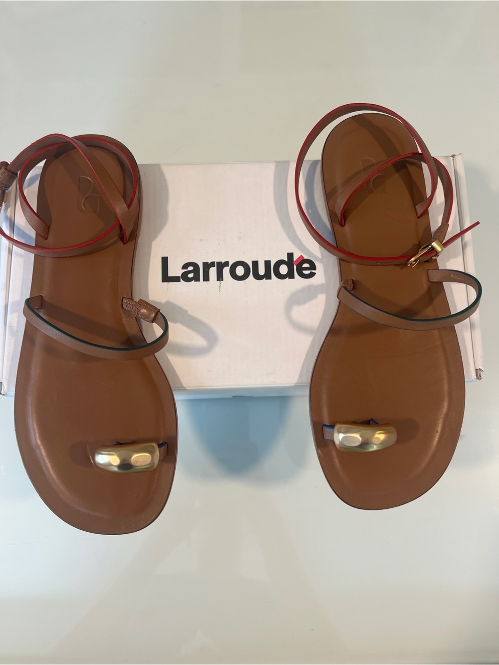 NWT Biarritz Flat Sandal In Light Caramel Leather
